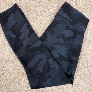 Lululemon Wunder Under High-Rise leggings in black/grey camo print-size 8